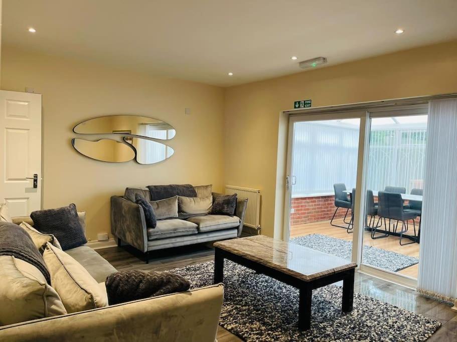 Luxury 5-Bed House Near Nec & Bhx Daire Solihull Dış mekan fotoğraf