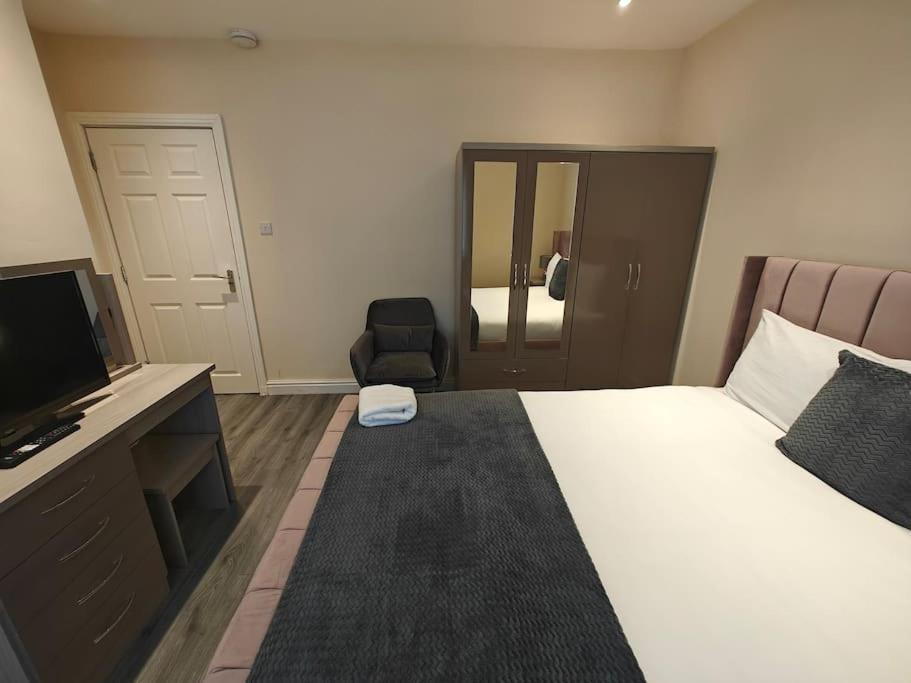 Luxury 5-Bed House Near Nec & Bhx Daire Solihull Dış mekan fotoğraf